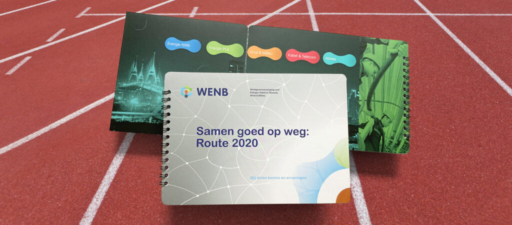 HSTotaal: banner-visual van company profile WENB op rode tartanbaan; omslag en spread van ‘Samen goed op weg: Route 2020’