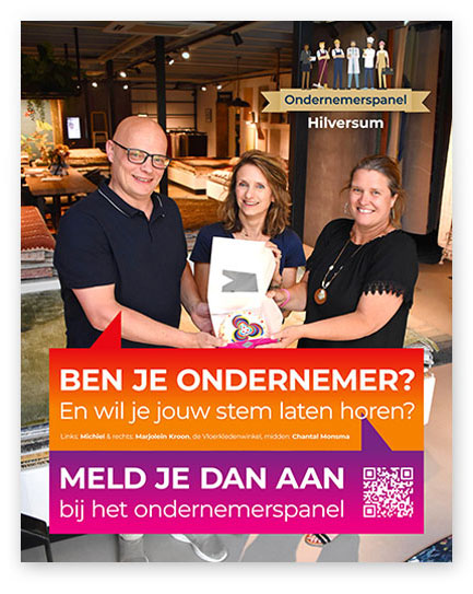 HSTotaal LinkedIn-visual: ondernemers in vloerkledenwinkel krijgen taart van Ondernemerspanel; en roepen op ook lid te worden