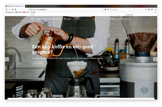 HSTotaal: foto van een man die filterkoffie maakt, en de uitnodiging van PMD Accel Management voor een goed adviesgesprek