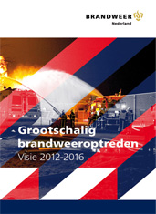 HSTotaal: omslag met rode en blauwe strepen voor Brandweer Nederland over de impact van de grote Moerdijk-brand